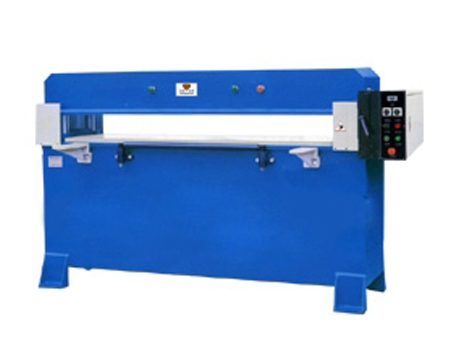 精密四柱油壓裁斷機